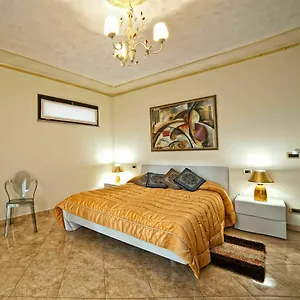 2* Alojamento de Acomodação e Pequeno-almoço Airport House